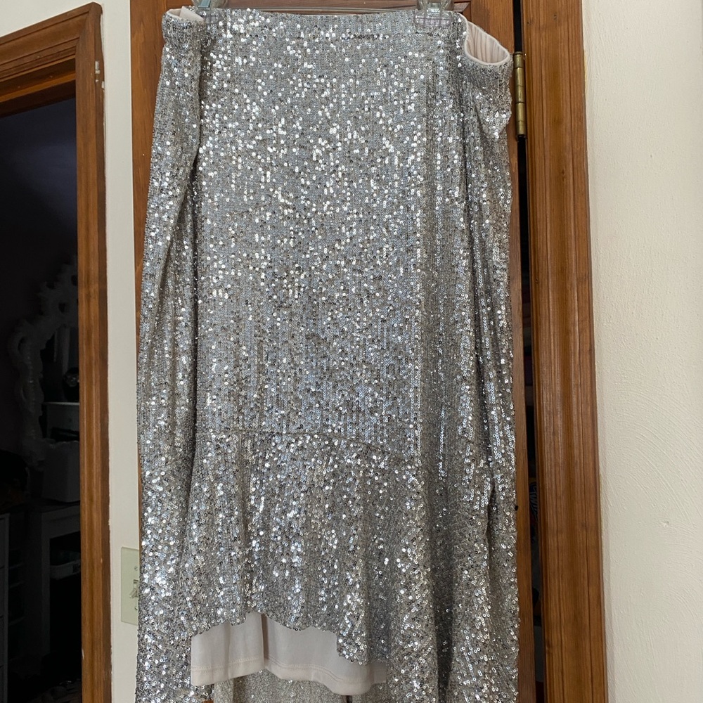 Cable & Gauge Silver High-Low Skirt